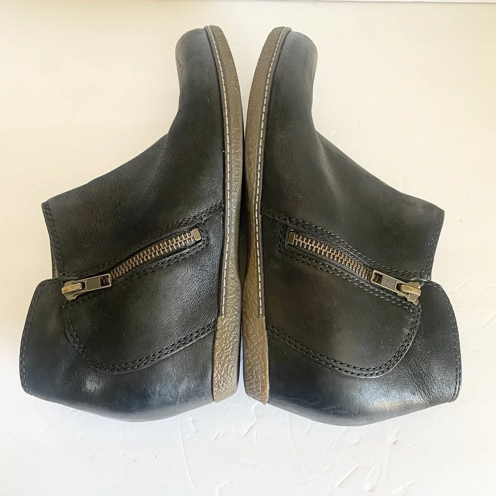 Dansko Leyla Black Women 38 US 7.5 8 Leather Ankle Boots Hidden Wedge Side Zip - Picture 6 of 11